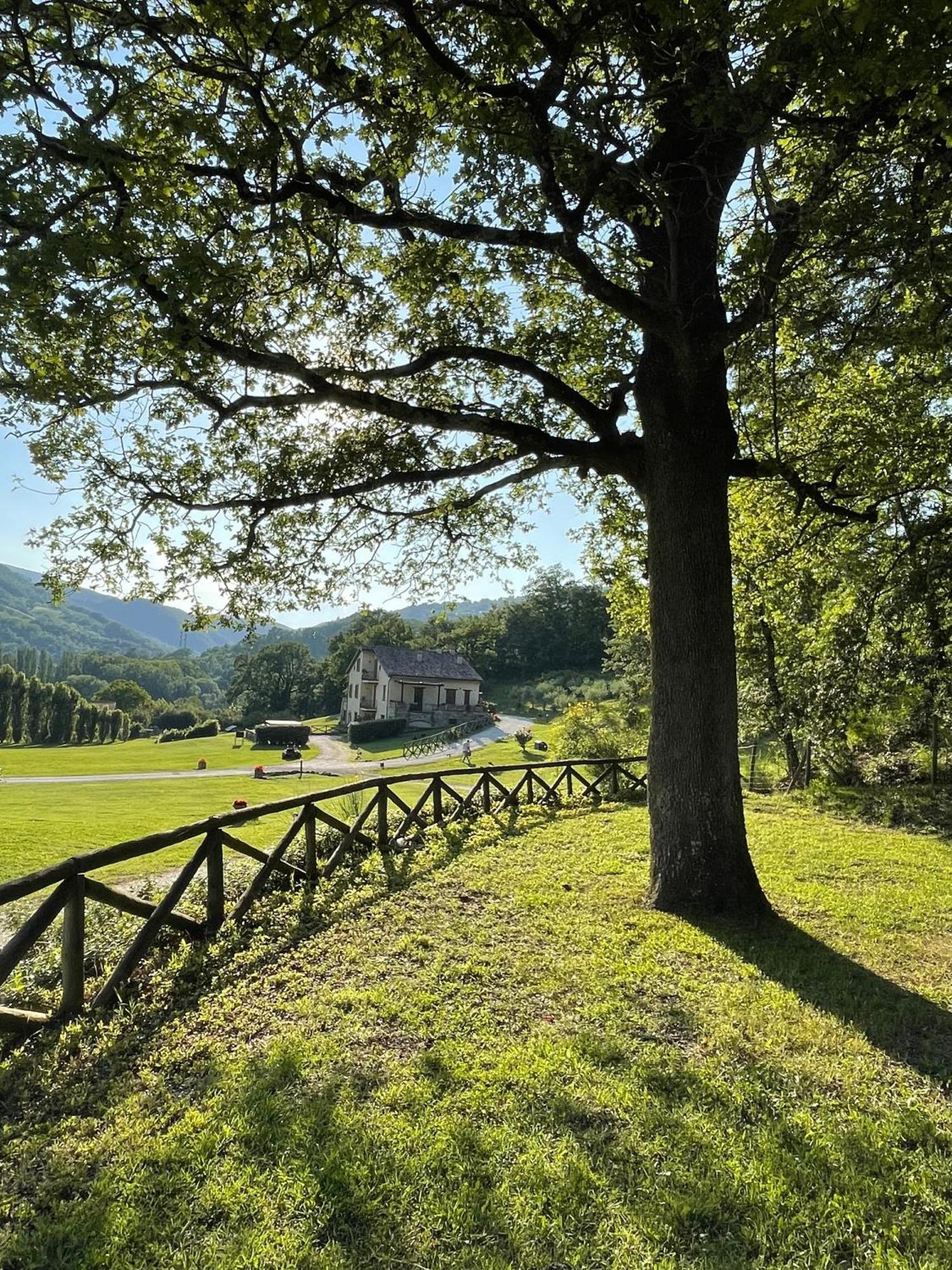 Cerqua Rosara Residence Valtopina Extérieur photo